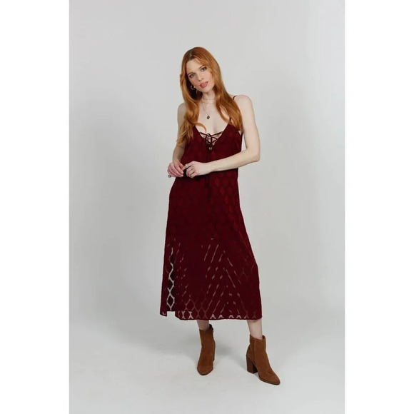 🆑Band of Free Burgundy Diamond Pattern Lace-Up Spaghetti Strap Midi Dress - Picture 1 of 10